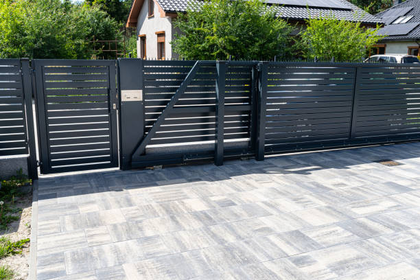 Best Professional Driveway Pavers  in Lincoln City, OR